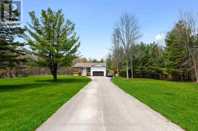 Building Photo - 2554 Creemore Ave