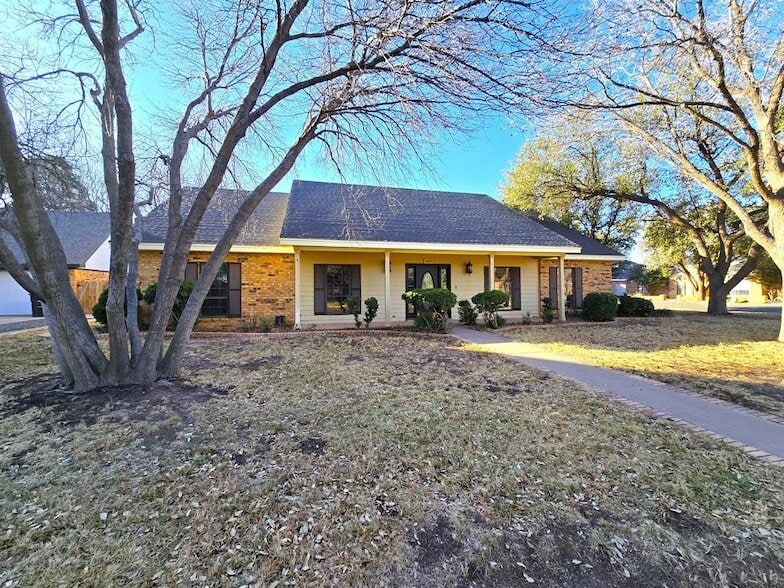 Primary Photo - 5423 Basswood Cir