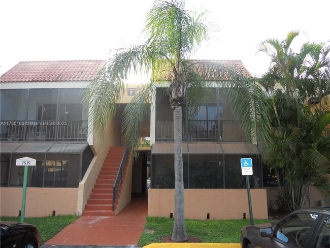 Building Photo - 7919 SW 104th St