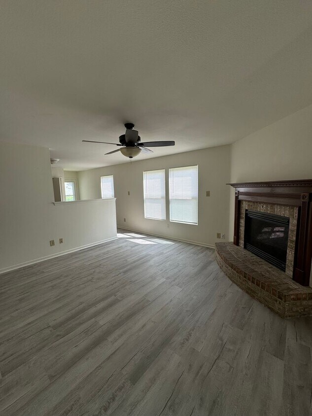 Foto del edificio - Camby - 3 BR ranch