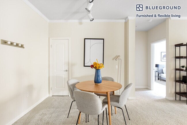 Foto del edificio - 295 E Evelyn Ave