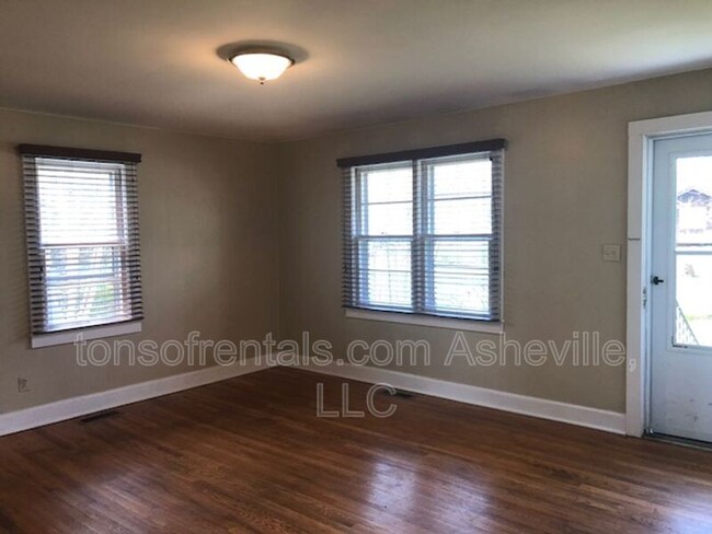 Building Photo - 114 Mulberry Ct