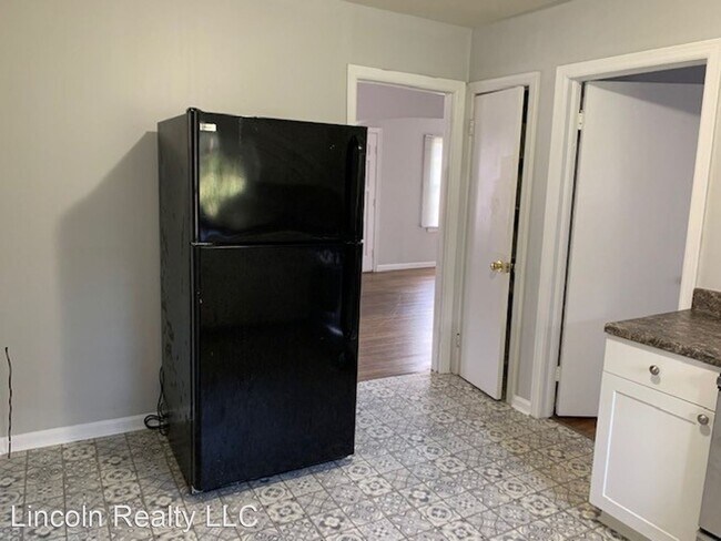Building Photo - 3 br, 1.5 bath House - 1308 W Alden Avenue