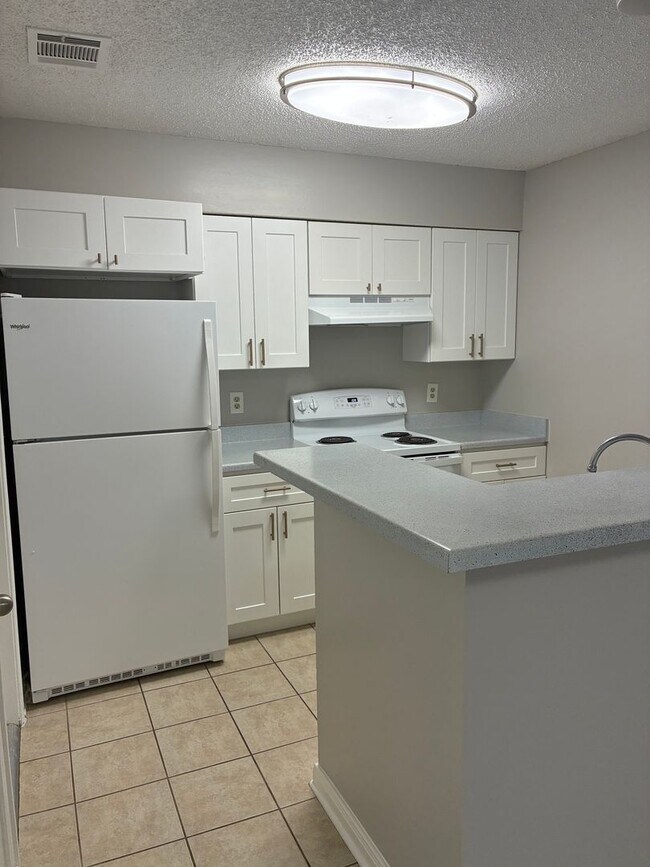 Foto del edificio - 2 bedroom 2 bath Duplex