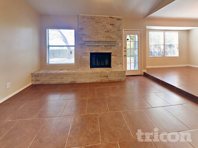 Foto del edificio - 6227 Ridge Pl St