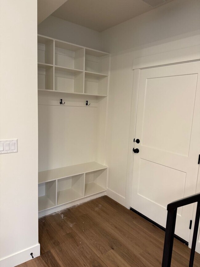 Building Photo - Half off first months rent - Beautiful townhome with 2 car garage, Central Air and Master Suite