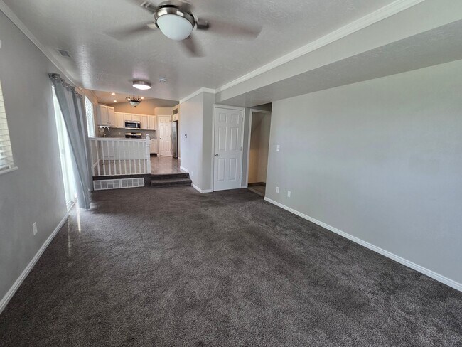 Foto del edificio - 247 Vineyard Way N