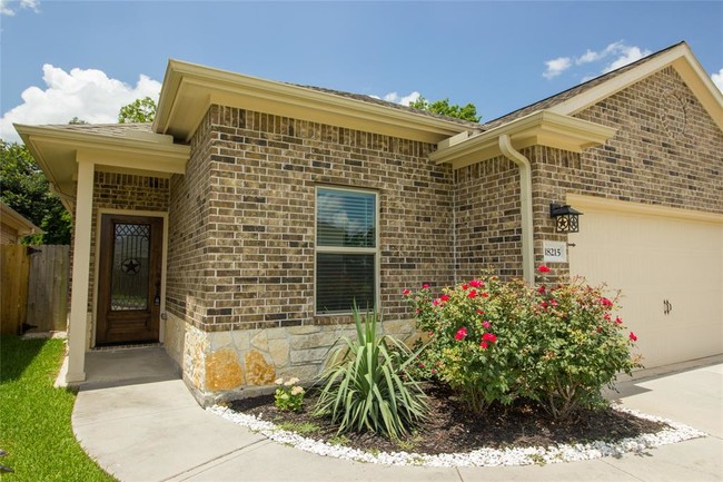 Building Photo - 18215 Hillingdon Ln