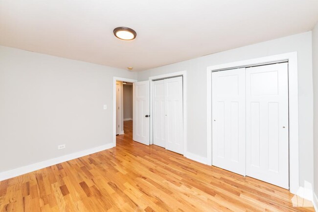 Foto del edificio - 2 bedroom in Highland Park IL 60035