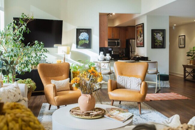 Foto del edificio - 1040 N Cass St