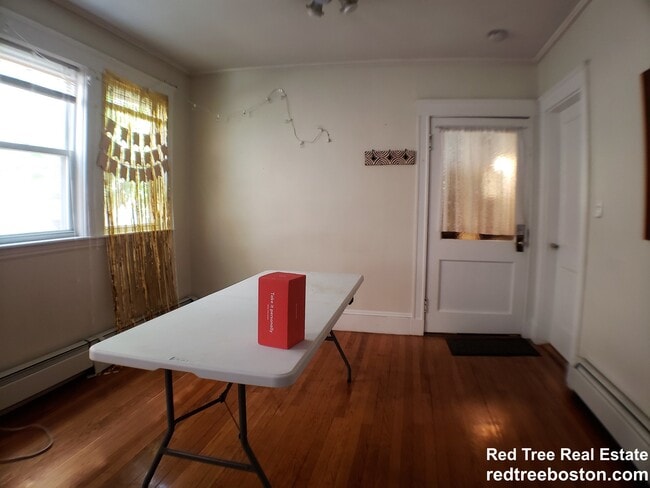 Building Photo - 785 Washington St