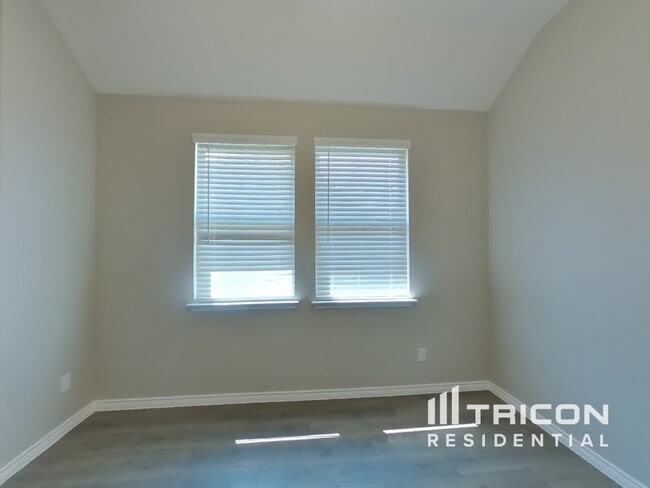 Building Photo - 505 Pleasant Hill Ln