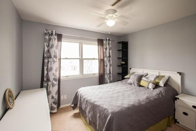 Building Photo - 3-Bedroom 1.5-Bathroom North Ames Townhome