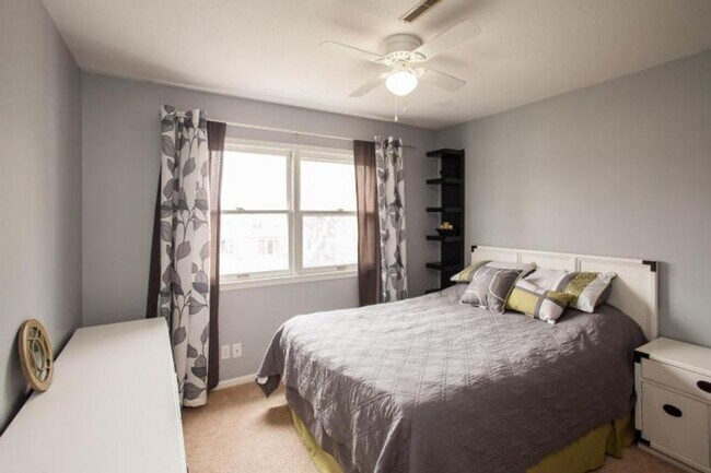 Foto del edificio - 3-Bedroom 1.5-Bathroom North Ames Townhome