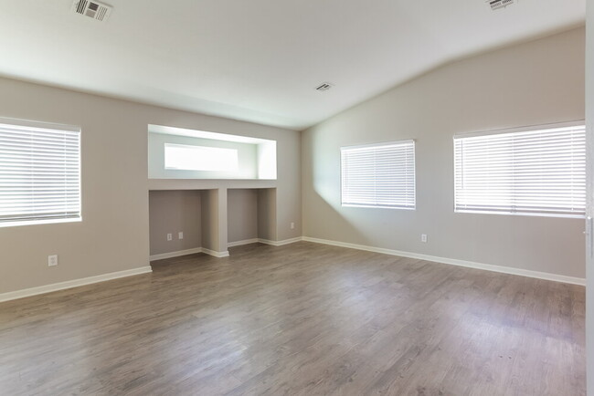 Building Photo - 5321 Clover Blossom Ct