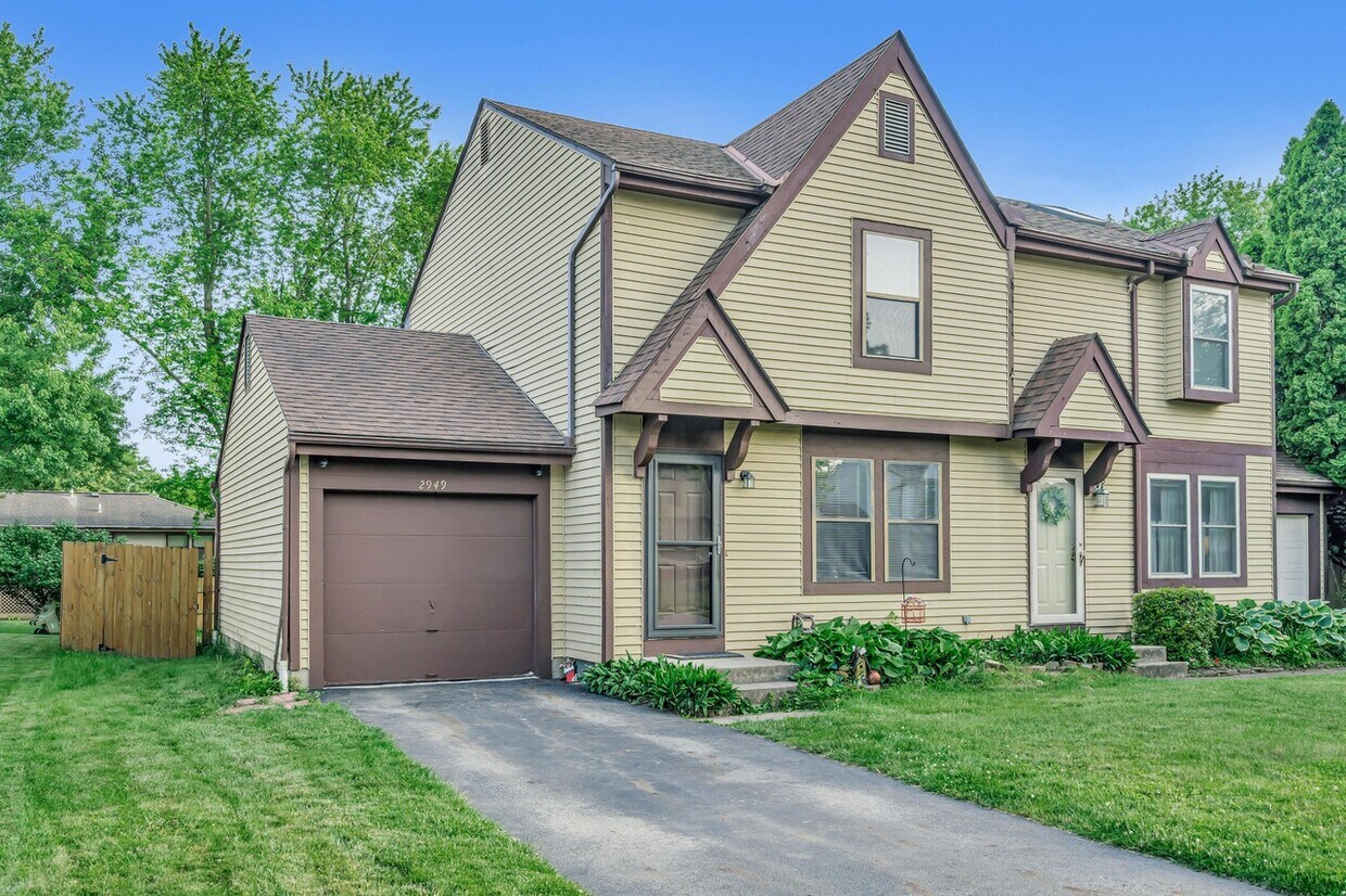 Primary Photo - 2949 Essington Dr