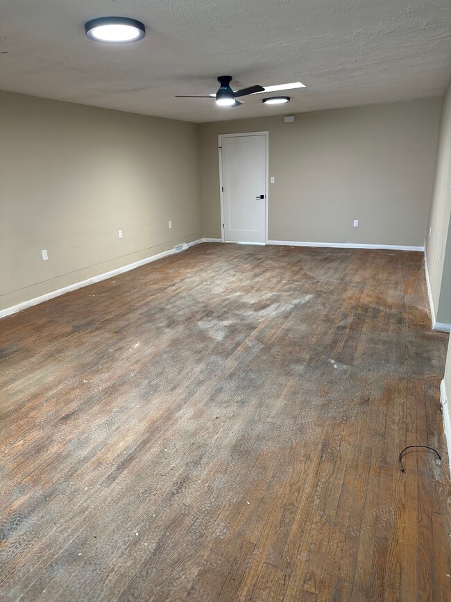 Living Area - 505 W 52nd St