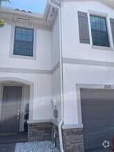 Building Photo - 1015 Willow Pl