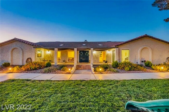 Foto del edificio - COMING SOON: Single Story 5 Bd, 4 Bth, Inc...