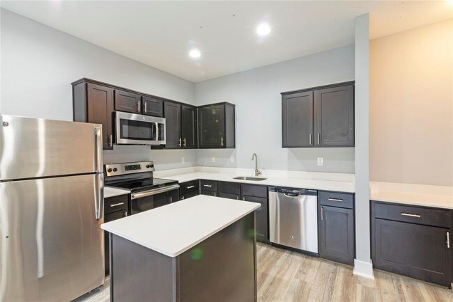 Foto del edificio - 715 W 13th St