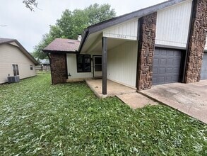 Building Photo - 1206 Whipporwill Ln