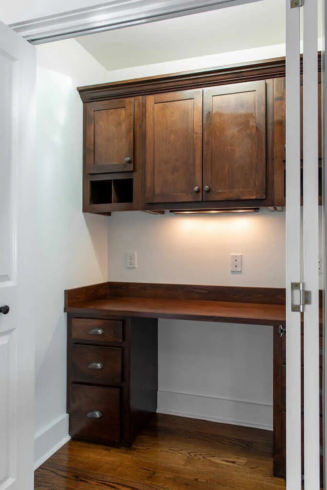 Foto del edificio - 1151 Coker Cir