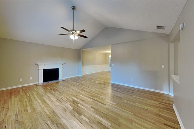 Building Photo - 5539 Hopper Dr