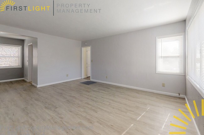 Foto del edificio - 4907 Cass St