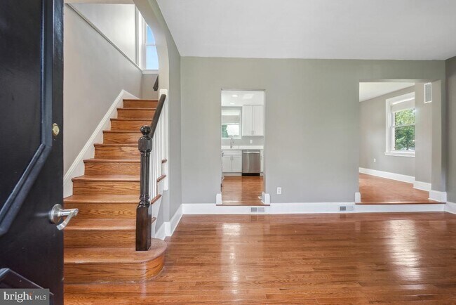 Foto del edificio - 2615 Otis St NE
