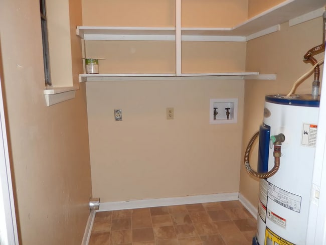 Building Photo - BEAUTIFUL  3 BEDROOM 1 BATH HOME!!!!!!