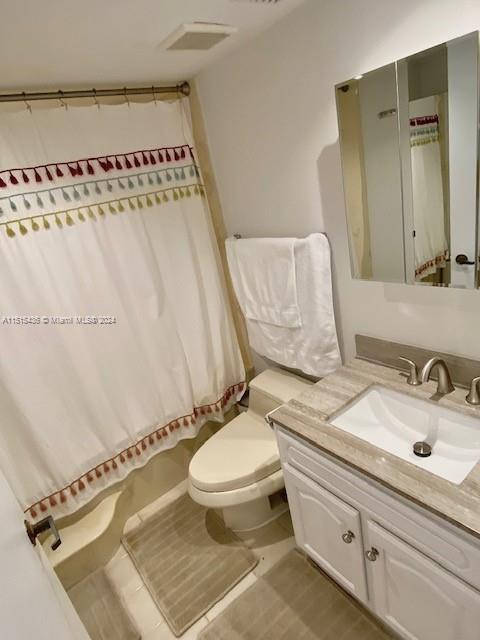 Building Photo - 520 Brickell Key Dr