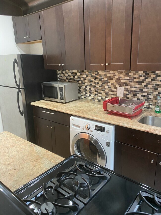 KITCHEN - 2168 35th St