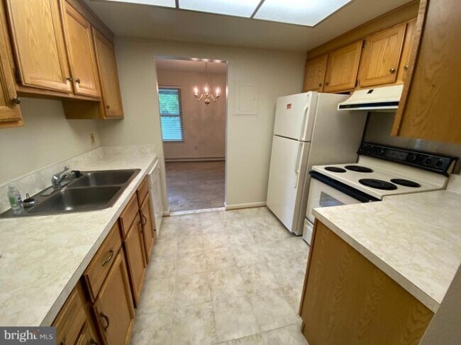 Building Photo - 3314 Chiswick Ct