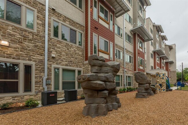 Foto del edificio - 1515 Roosevelt Ave