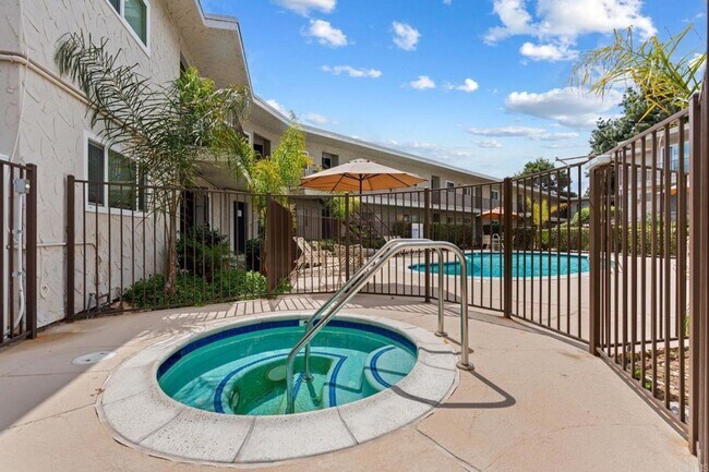 Building Photo - Move in Ready!  Available for immediate mo...