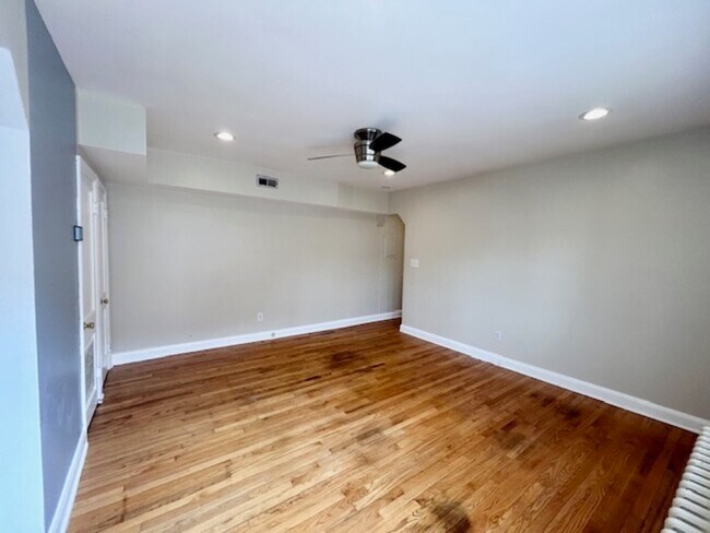 Foto del edificio - 1332 Dellwood Ave
