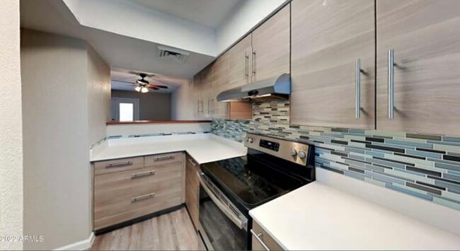 Foto del edificio - 1545 E Sahuaro Dr