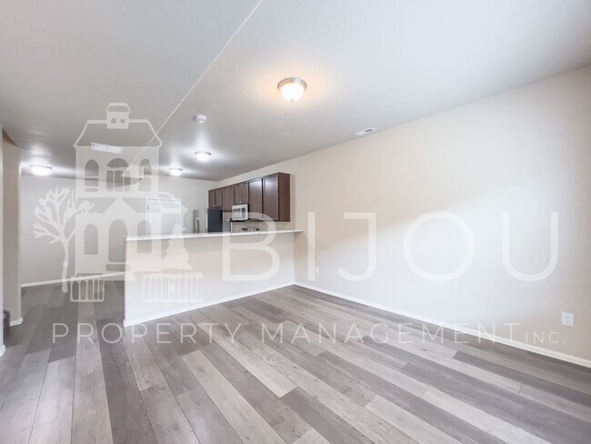 Foto del edificio - East Woodmen Townhome