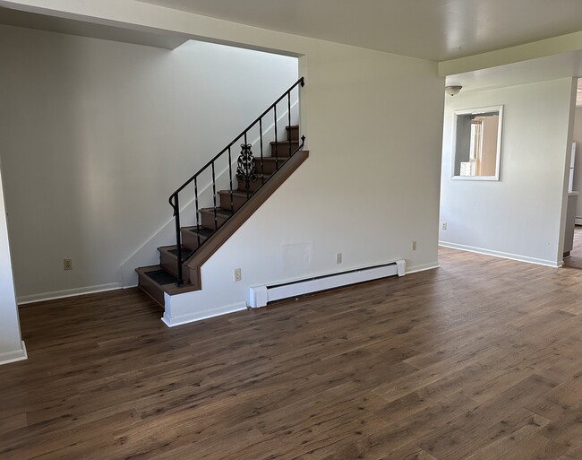 1429 1st Ave Unit Front, Altoona, PA 16602 Apartments in Altoona, PA