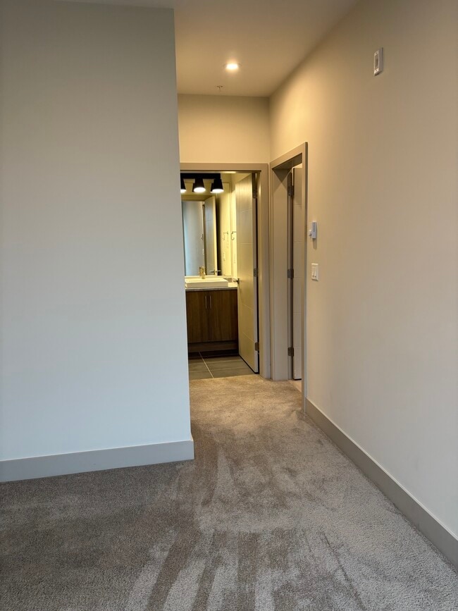 Building Photo - 45547-45547 Knight Rd