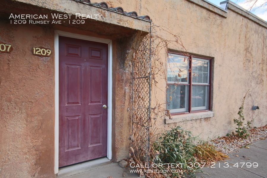 Primary Photo - Downtown apartment