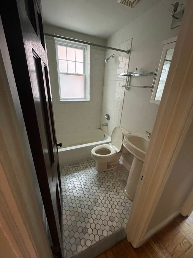 Building Photo - Hanley Road Apartments