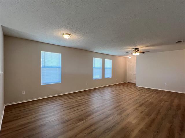 Building Photo - 2613 Plantation Dr