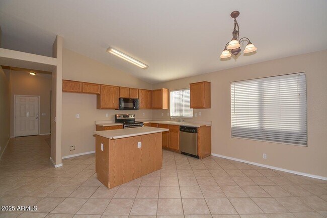 Foto del edificio - 9413 W Cinnabar Ave