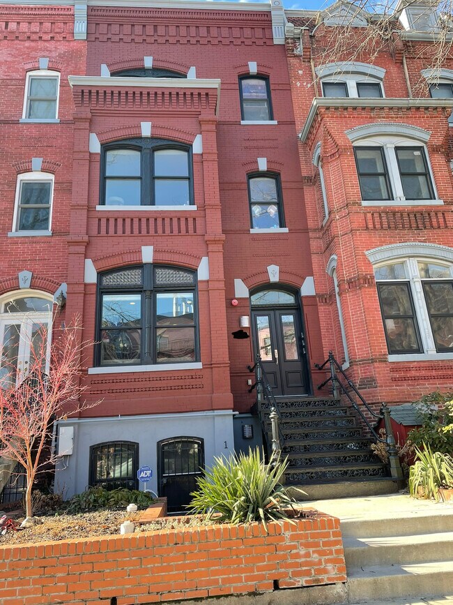 Vista a la calle - 1624 15th St NW