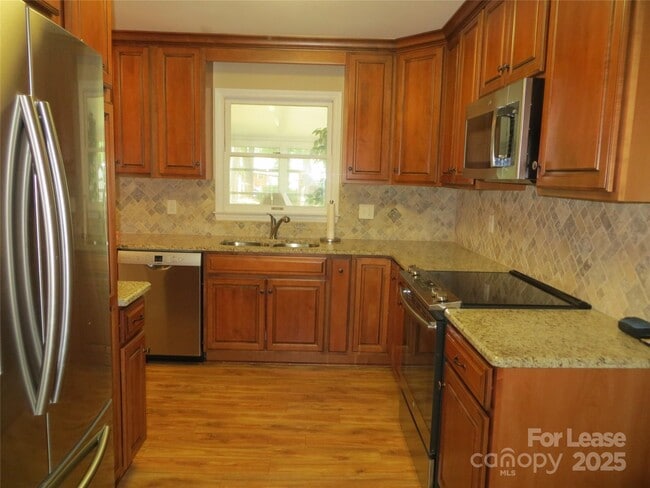 Foto del edificio - 1610 Andover St NW