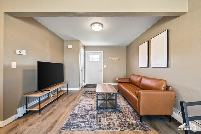 Foto del edificio - 901 E 46th Ct