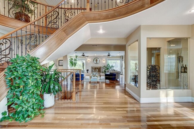 Foto del edificio - 7001 Alamitos Cir