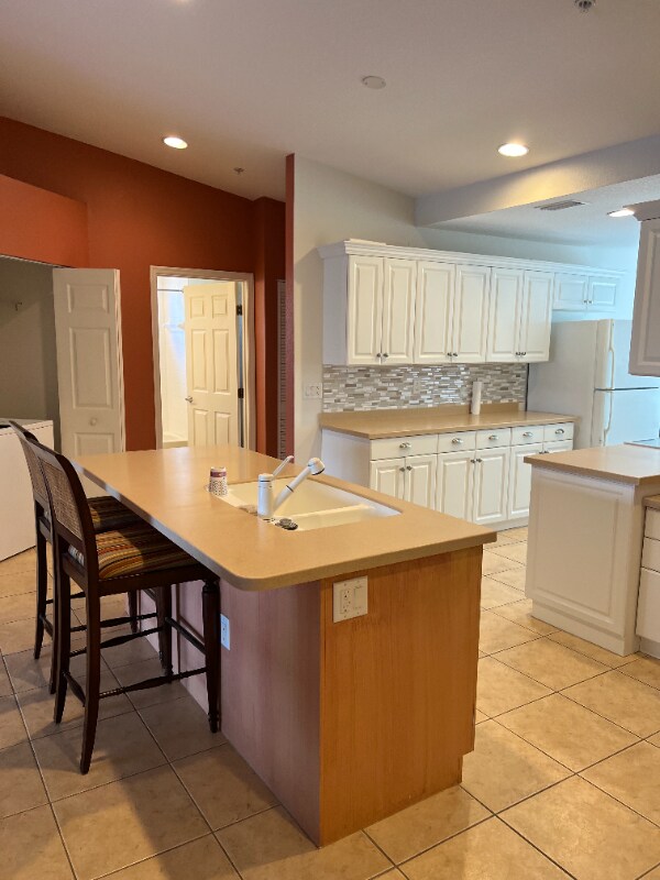Foto del edificio - 7060 Strand Cir
