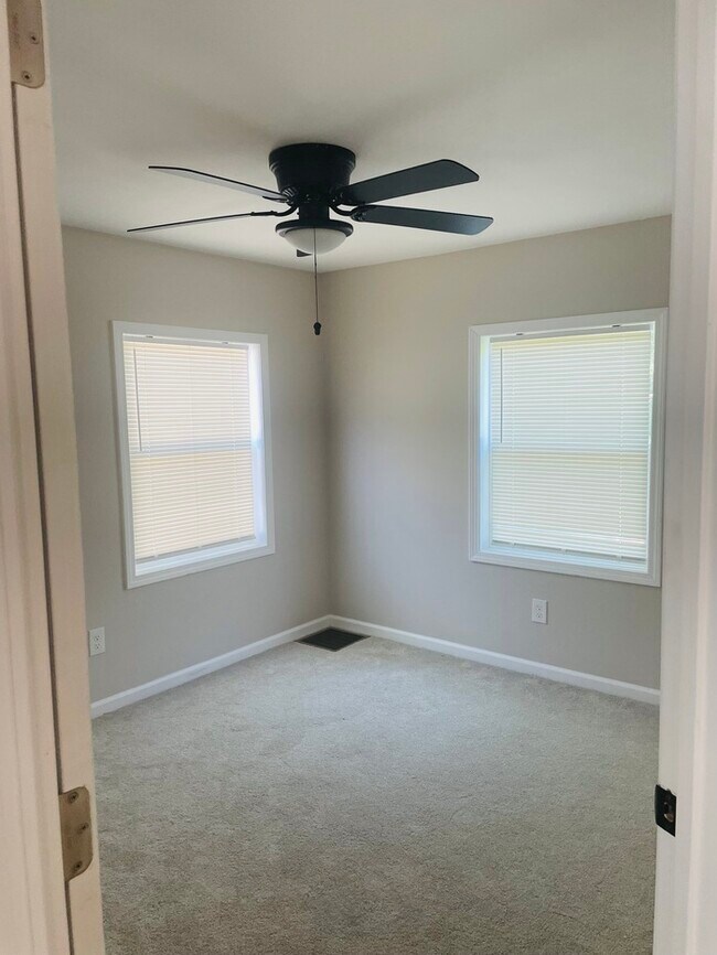 Building Photo - Charming 2 beds 1 baths in Columbus!
